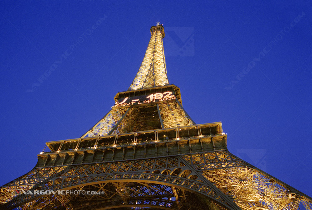 Parisian Tour Eiffel in the time of nightfall by art photographer Boris Vargovic