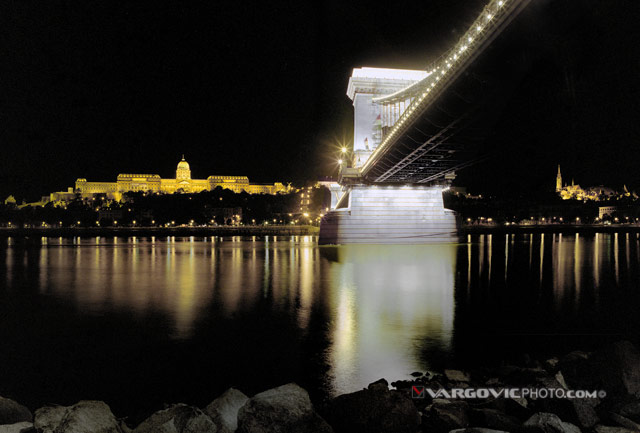 Danube-In-The-Dark_Budapest_Chain-Bridge_Hungary_Danube_Pest_Vargovic-Photo