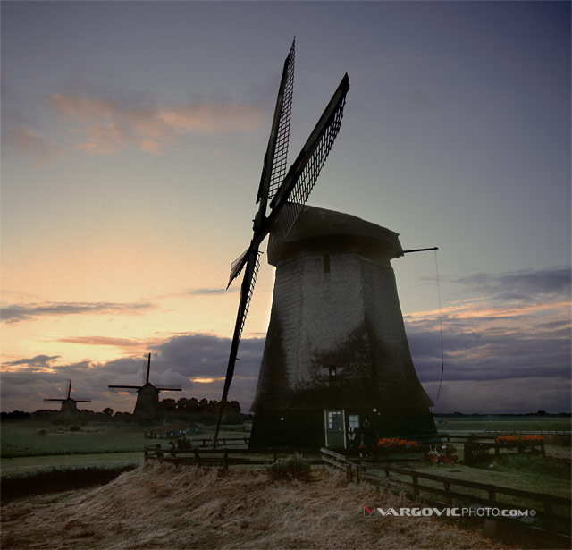 Let-Me-Know-When-Winds-Come_Holland_The-Netherlands_Dutch_By-Vargovic-Photo_Windmill_Alkmaar