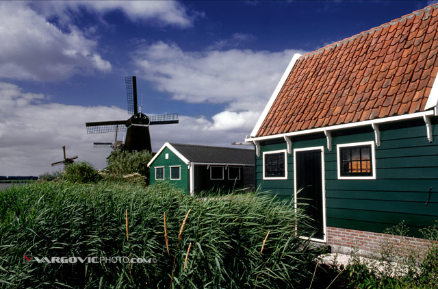 Originaly-Dutch_Holland_The-Netherlands_Dutch_By-Vargovicphoto_Windmill_Zaanse-Schans