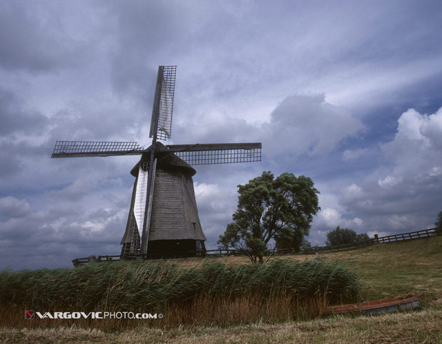 Something-Is-Windy-In-The-Air_Holland_The-Netherlands_Dutch_By-Vargovicphoto_Windmill_Schermerhorn