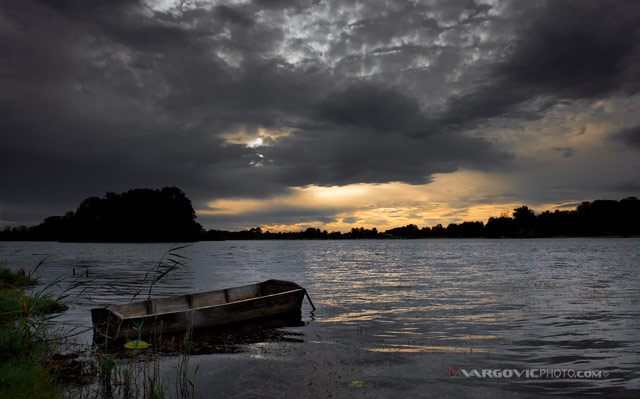 The-Lost-Silence_Soderica-Lake_Podravina_Croatia_Red-Sky_Vivid-Sunset_Evening-Mood_By-Vargovic-Photography