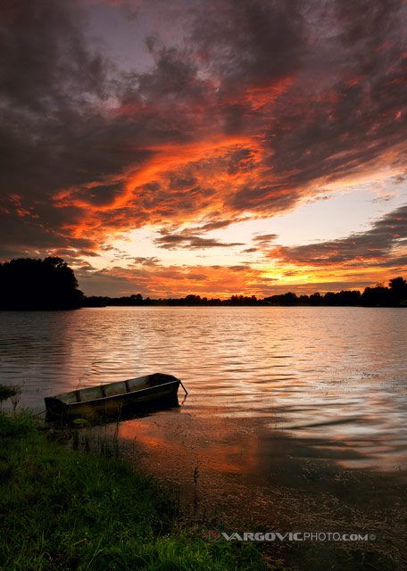 When-Dusk-Put-The-Mask_Soderica-Lake_Podravina_Croatia_Red-Sky_Vivid-Sunset_Everything-Red_By-Vargovic-Photo
