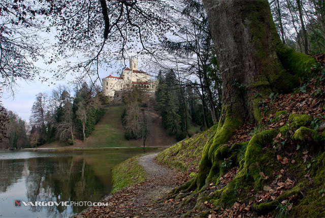 Morning-Autumn-Walk_Trakoscan-Castle_Croatia_Boris-Vargovic-Photography
