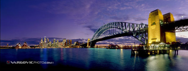Queen-Of-The-Night_Sydney_New-South-Wales_Australia_Harbour-Bridge_Sydney-Opera-House_Vargovic-Photo