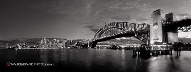 Queen-Of-The-Night_Sydney_New-South-Wales_Australia_Harbour-Bridge_Sydney-Opera-House_Vargovic-Photo_Sepia